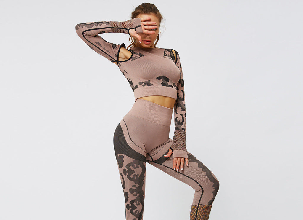 Seamless Camouflage Yoga Set with Butt-Lifting Leggings